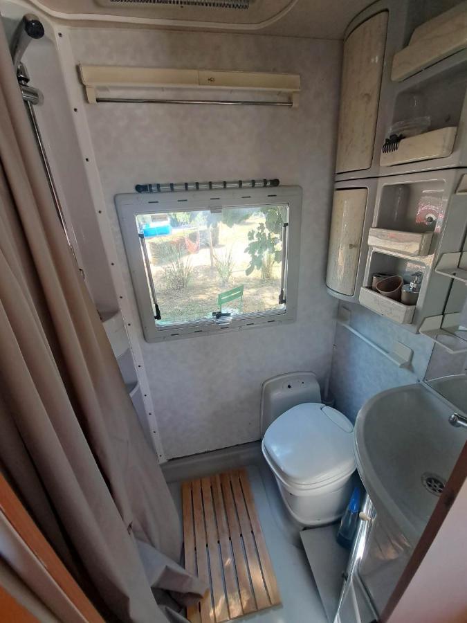 ホテル Camping Car A 3 Minutes Du Parc Pairi Daiza ブリュージュレット エクステリア 写真
